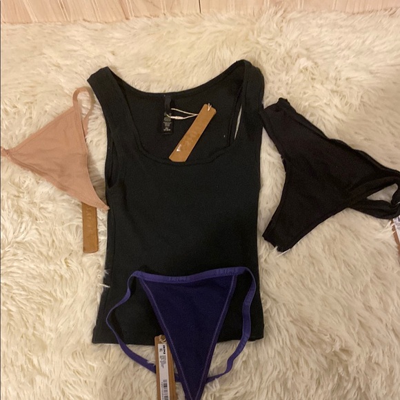 SKIMS NWT Bundle- (3) Thongs and a Tank